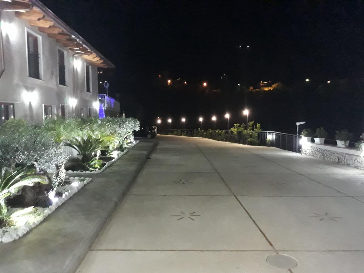Villa Catie Кастелламмаре-ди-Стабия Экстерьер фото