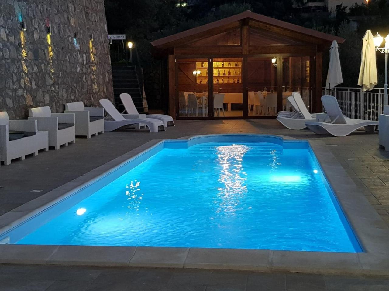Villa Catie Кастелламмаре-ди-Стабия Экстерьер фото