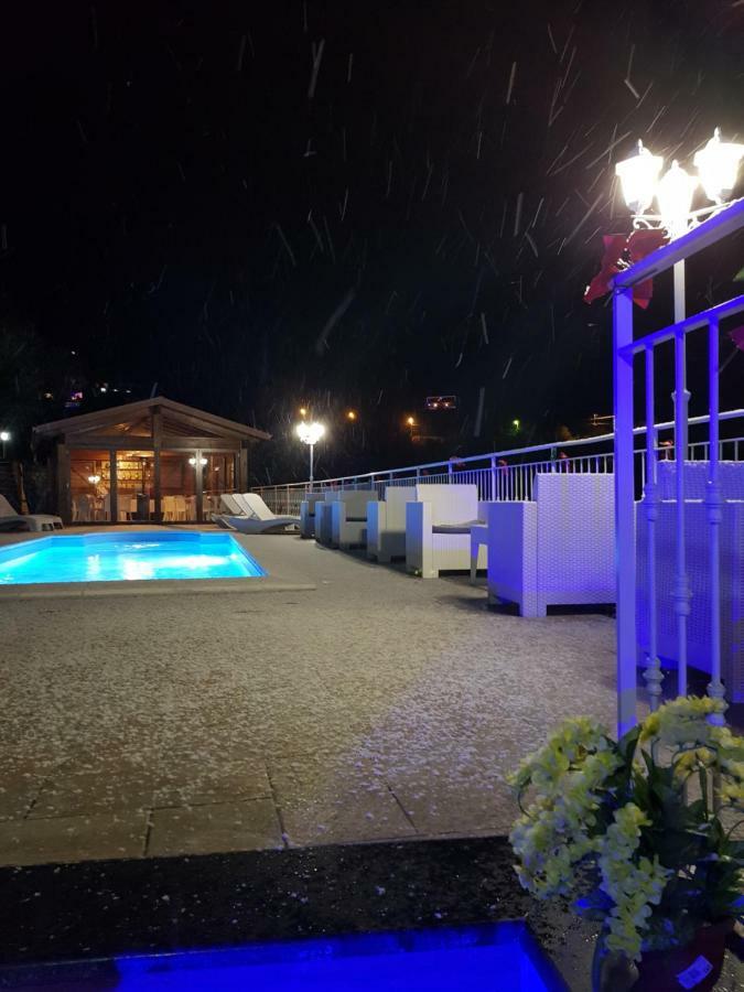Villa Catie Кастелламмаре-ди-Стабия Экстерьер фото